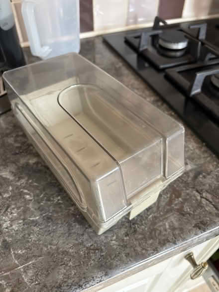 Photo of free Small plastic box with lid (Far Bletchley MK3) #1