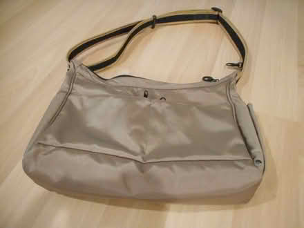 Photo of free shoulder bag for traveling #1