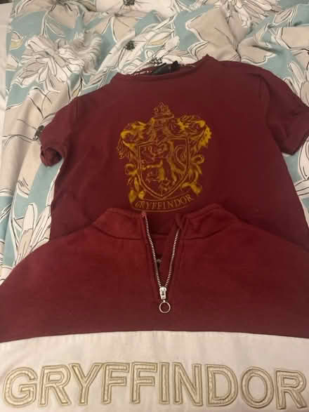 Photo of free Harry Potter Jumper 9-10 and T-shirt 10-11 (Emscote Mill CV34) #1
