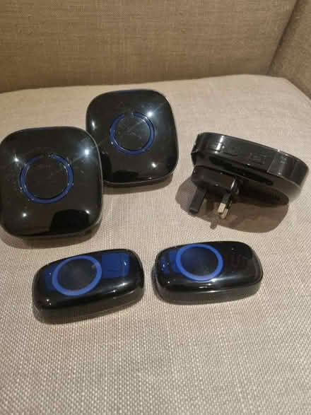 Photo of free 2 x door buttons + 3 x chimes (Wallingford OX10) #1