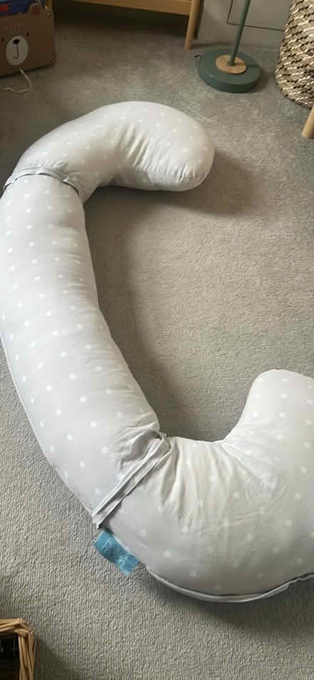 Photo of free BellaMoon pregnancy pillow (St Margarets TW1) #2
