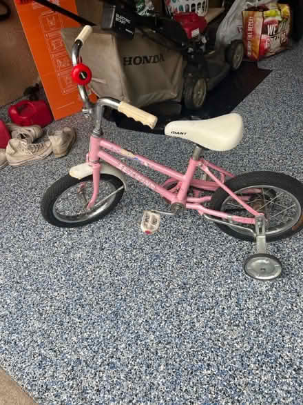Photo of free Girls 14” bicycle (Herndon) #1