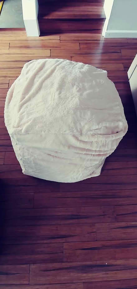 Photo of free Giant pet bed (Columbia, Clemens Crossing) #1