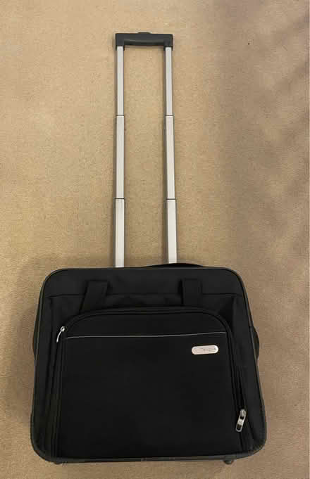 Photo of free TARGUS Laptop case with wheels (Hinchley Wood KT10) #3