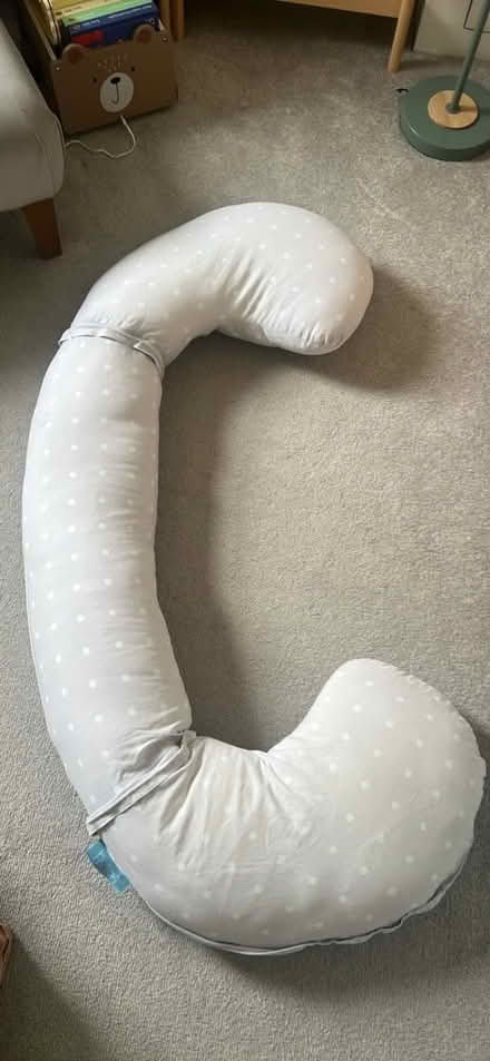 Photo of free BellaMoon pregnancy pillow (St Margarets TW1) #1