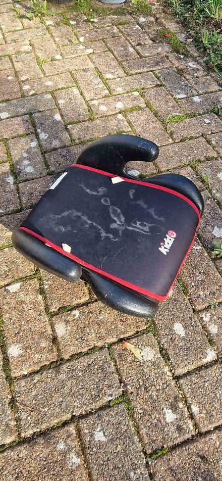 Photo of free Car booster seat - 'universal' (Henley-on-Thames RG9) #1