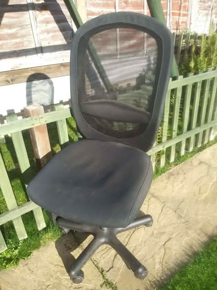 Photo of free Swivel Chair (Hawbush DY5) #2