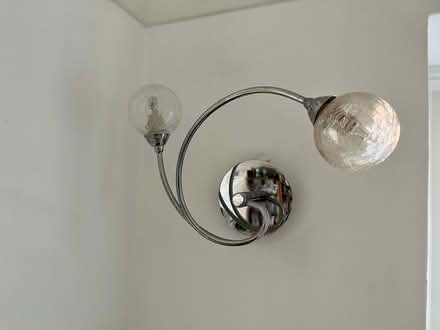 Photo of free 4 Wall and 1 ceiling light (Brighton BN2 6) #4