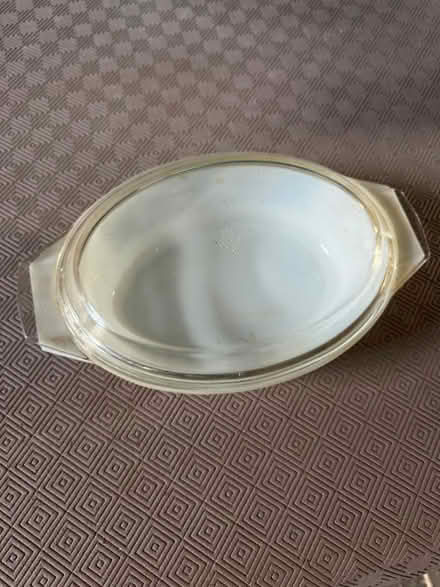 Photo of free oval pyrex casserole with lid (Westham BN24) #2