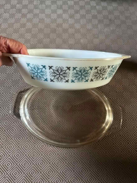 Photo of free oval pyrex casserole with lid (Westham BN24) #1