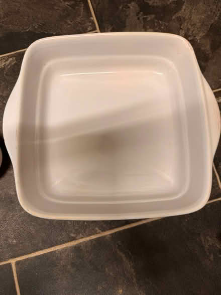 Photo of free Glass And Crockery (Ravenfield S65) #1