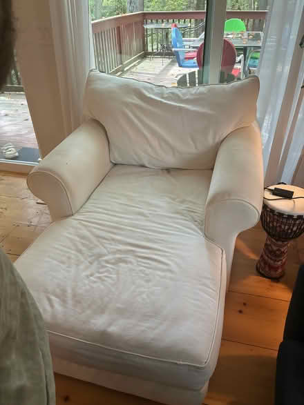 Photo of free Accent Chair / Chaise Lounge (Kerhonkson, NY) #3