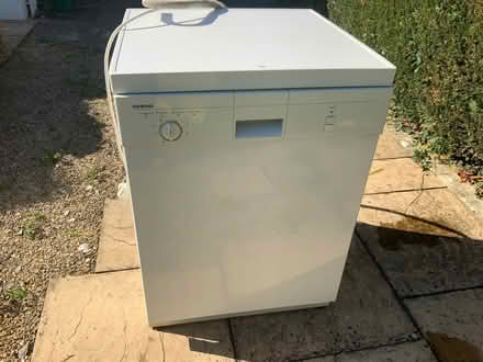 Photo of free Older style Siemens dishwasher (West Oxfordshire OX28) #1