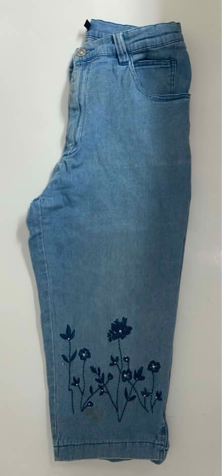Photo of free Ladies Capri pants. (M) (Bloor/ The West Mall) #1