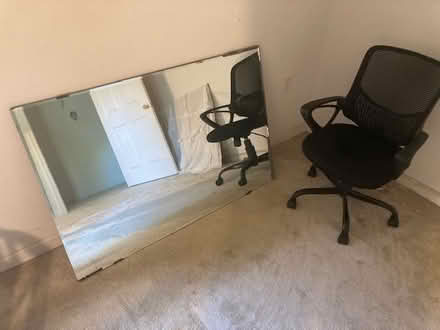 Photo of free mirrors and bed (Hampton, VA (Coliseum Central)) #4