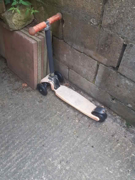 Photo of free 2 scooters (Bowbridge GL5) #2