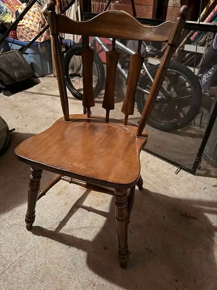 Photo of free Dining Table & 6 Chairs (Vernon, CT - near Henry Park) #3