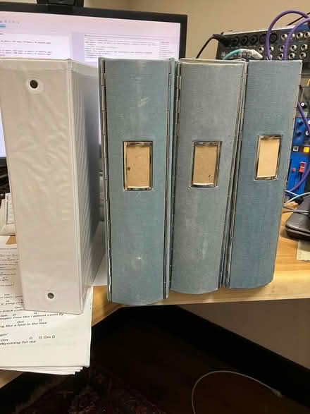 Photo of free 3 Ring Binders (Morgan Hill (Jackson Oaks)) #1