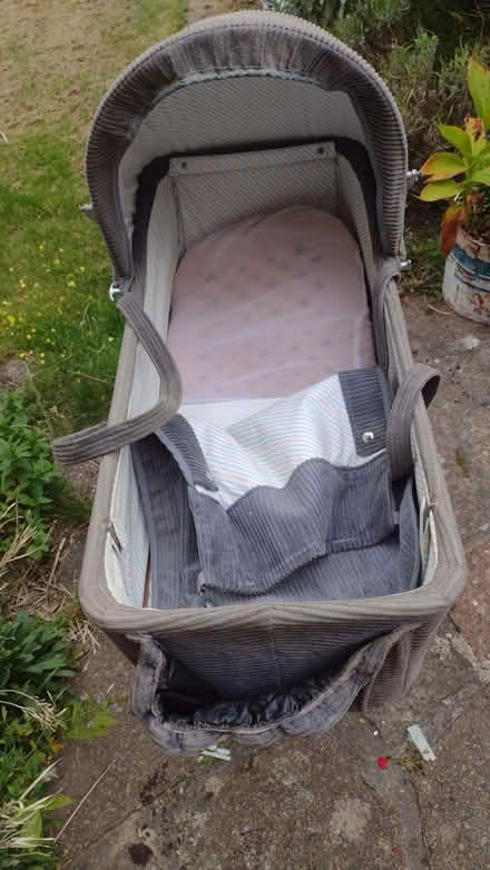 Photo of free Carrycot (Eastcote HA4) #1