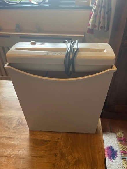 Photo of free Paper Shredder (Chesham HP5) #1