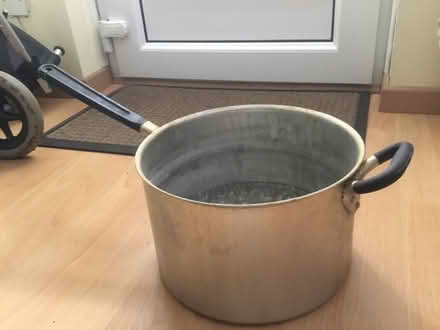 Photo of free Catering saucepan 14 pnts, 10 inch (B62 near Blackheath) #2