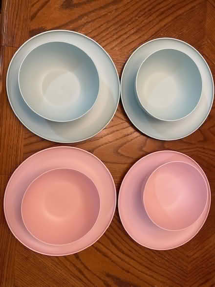 Photo of free Plastic Dinner Plates & Bowls (Thornwood, NY) #1
