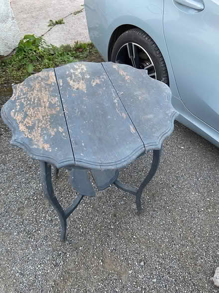 Photo of free Wooden round table (Draycott Staffordshire) #3
