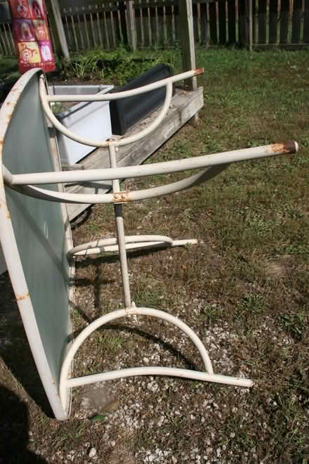 Photo of free patio table without umbrella (Big Timber & Randall Rd, Elgin) #2