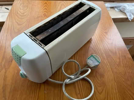 Photo of free 4 slice toaster (Fairfield LA1) #1