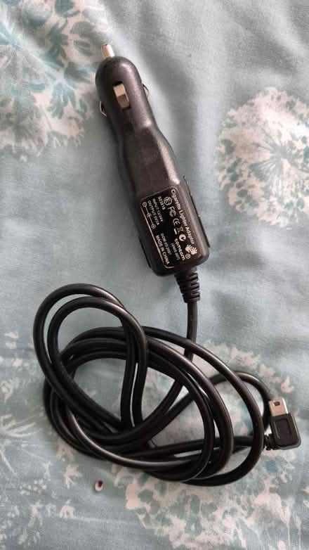 Photo of free TomTom car charger (Temple Park RG42) #1