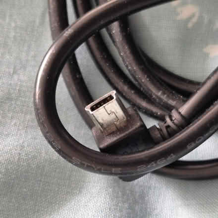 Photo of free TomTom car charger (Temple Park RG42) #2