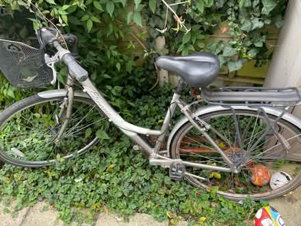 Photo of free ladies bike medium sized (Grandpont OX1) #1