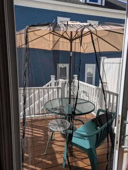 Photo of free Screen 'house' for Umbrella (Pawtucketville / Lowell) #4