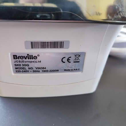 Photo of free Steam Iron (Knowle FY2) #3