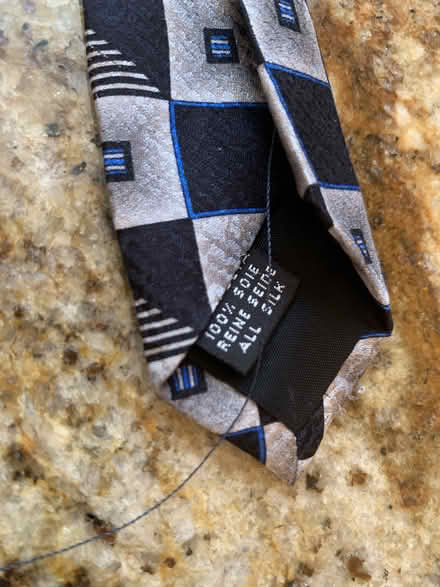 Photo of free silk necktie (Lafayette) #1