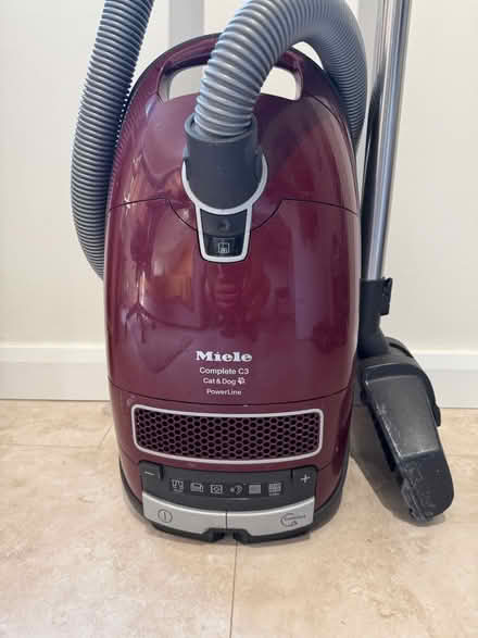 Photo of free Miele Complete C3 vacuum cleaner (Wokingham RG40) #1
