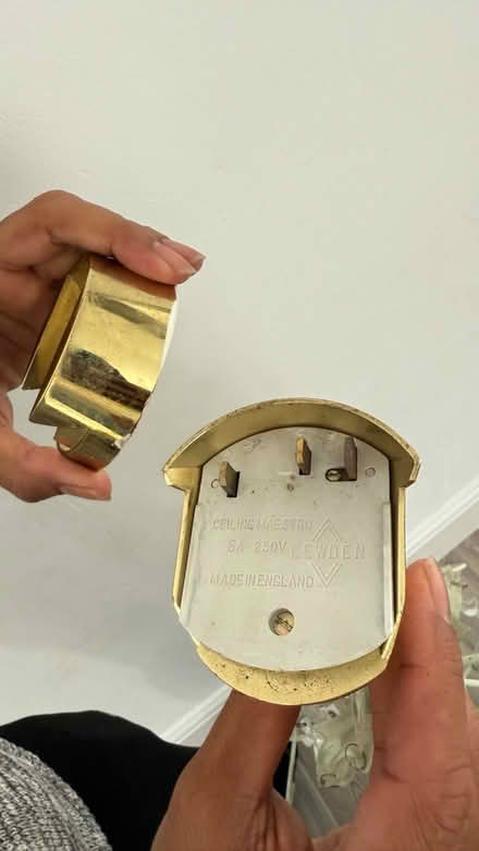 Photo of free Small chandelier (HA9 Wembley park) #2