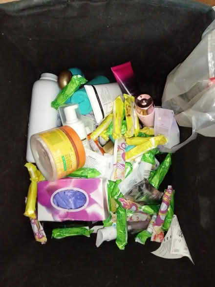 Photo of free Ladies toiletries (Tw3 Hounslow) #1