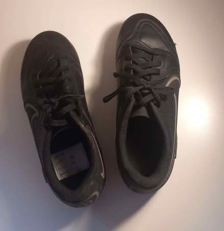 Photo of free Girls' football boots (Nike Tiempo size 4) (Oxford OX4) #2