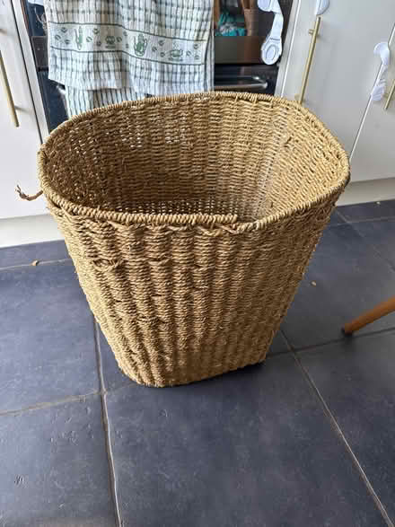 Photo of free Tall basket (TW12, Hampton) #1