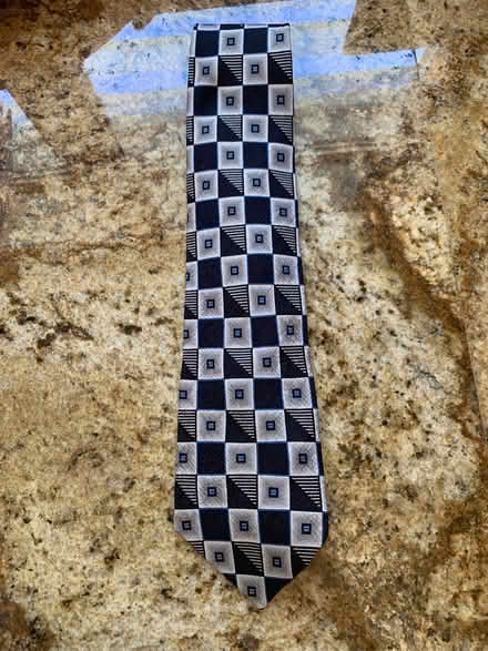 Photo of free silk necktie (Lafayette) #2