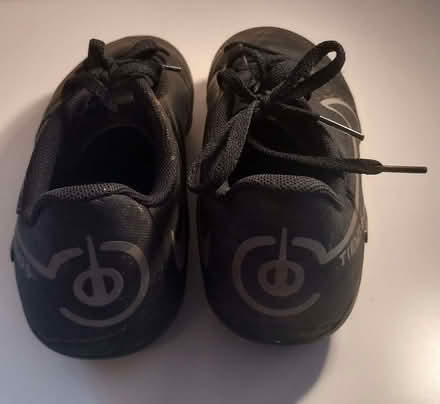 Photo of free Girls' football boots (Nike Tiempo size 4) (Oxford OX4) #4