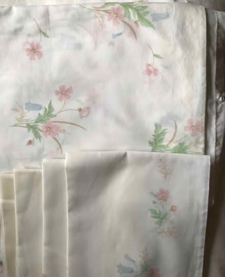 Photo of free 4 single duvet covers & pillowslips, floral pattern (Wootton OX13) #3