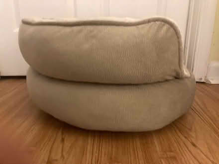 Photo of free Pet Bed - Cat/Small Dog - Howard Co (Scaggsville) #4
