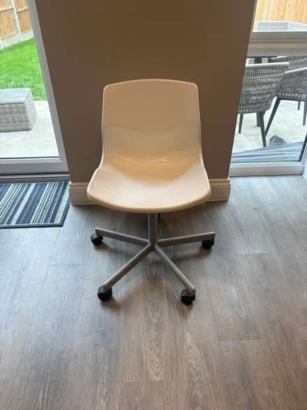 Photo of free Swivel chair - white (Saffron Walden) #1