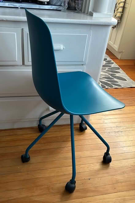 Photo of free Turquoise desk chair (Near Union Square) #2