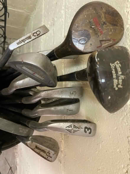 Photo of free Assorted golf clubs in black bag (Nr Fresh Pond & Mt Auburn Cem.) #1