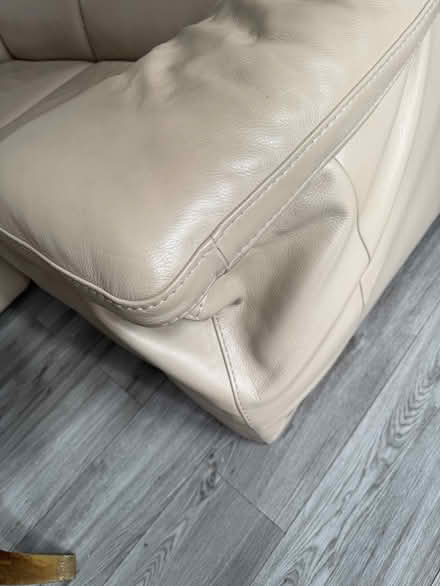 Photo of free leather sofa (harringay N4) #1