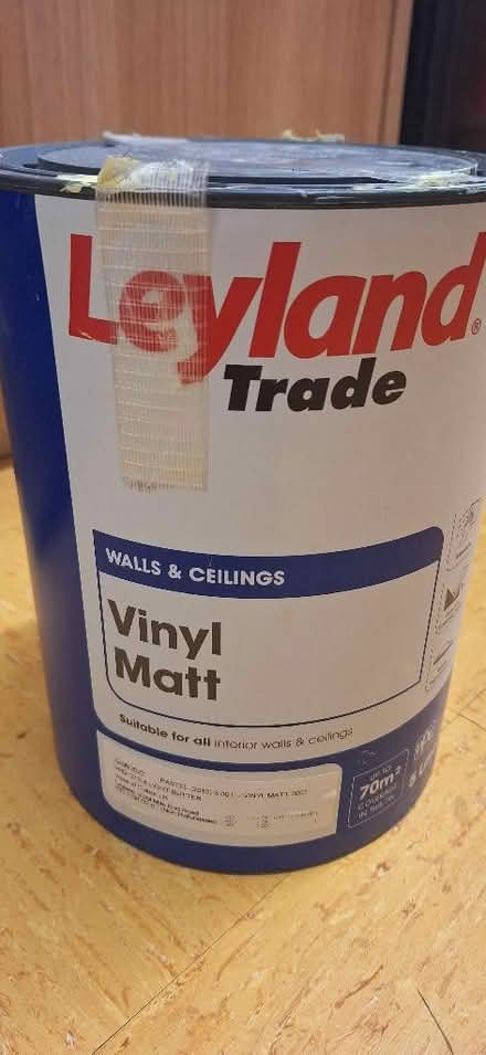 Photo of free Vinyl Matt paint 'Light Butter' yellow (Rotherhithe SE16) #1