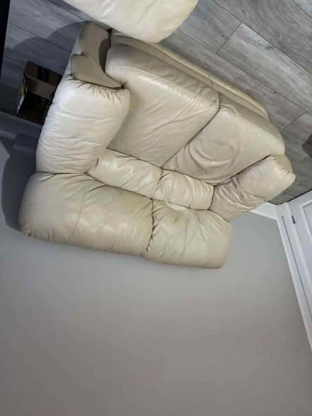 Photo of free 3-Piece Sofa Set (Reading) (Newtown RG1) #4